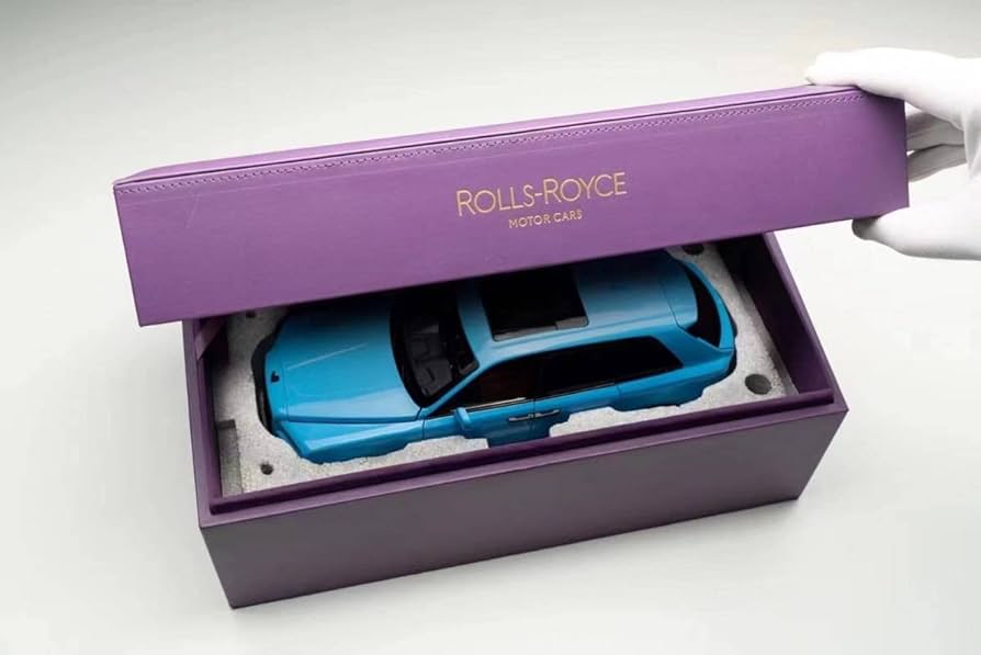 Amazon | 1:18 Rolls-Royce Cullinan ロールスロイス カリナン 青い