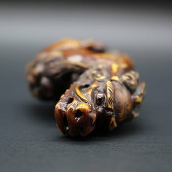 Amazon.co.jp: 獅子根付広之作腰提印籠彫刻時代物提げ物置物在銘古い古