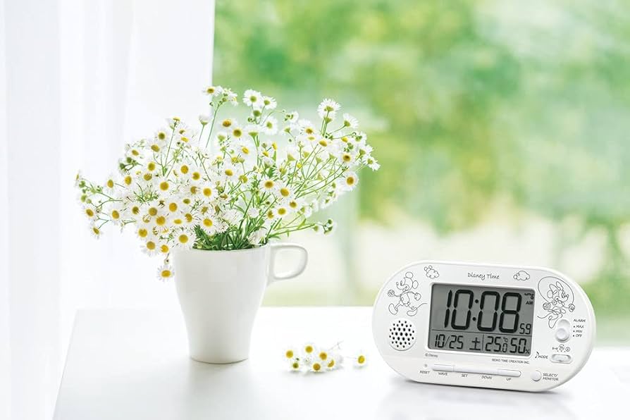 Amazon.co.jp: セイコークロック 目覚まし時計 置き時計 キャラクター