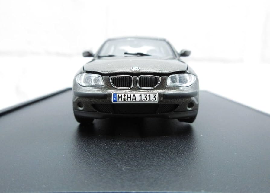 Amazon | ミニカー 1/43 BMW 1シリーズ 1er ハッチバック ブロンズ