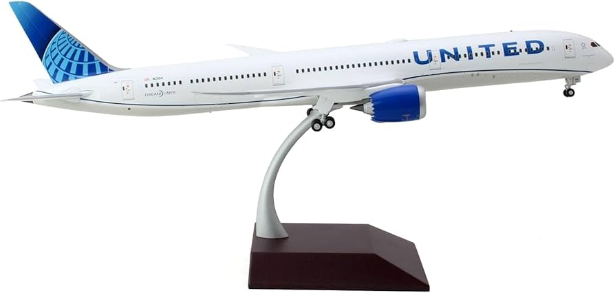 Amazon.com: GeminiJets Boeing 787-10 Commercial Aircraft United