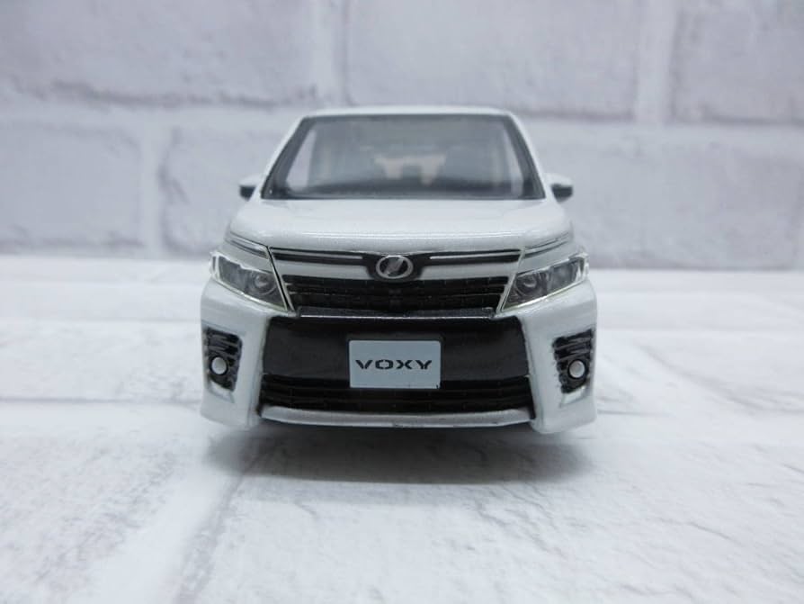 Amazon.co.jp: ミニカー 1/30 ミニカー 3代目ヴォクシー VOXY 前期