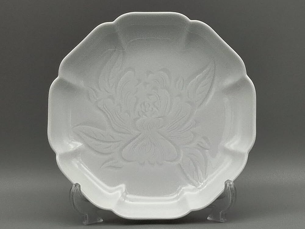 Amazon.co.jp: 有田焼 松尾博之作 白磁 陽刻牡丹花文 輪花 五寸皿