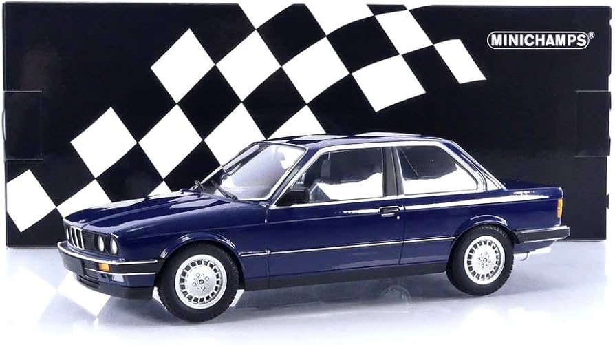 Amazon.com: Minichamps 155026009 1:18 BMW 323I (E30) -1982-Blue
