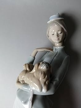 Amazon.co.jp: LLADRO リヤドロ 4893 犬を抱く貴婦人 フィギュリン