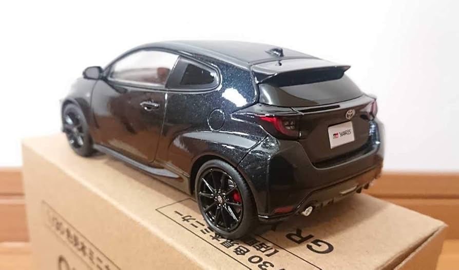 Amazon | トヨタGRヤリス 130 カラーサンプルミニカー プレシャス