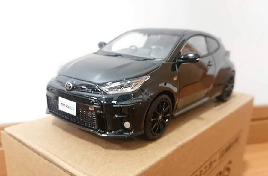 Amazon | トヨタGRヤリス 130 カラーサンプルミニカー プレシャス