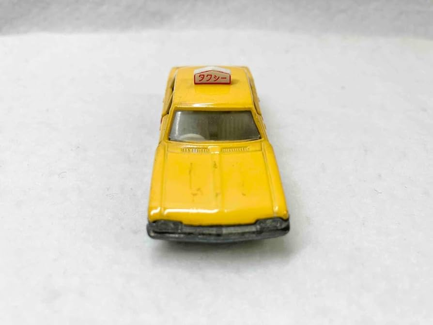 Amazon | トミカ NO.28 ミニカー クラウン タクシー 1/65 日本製 黒箱