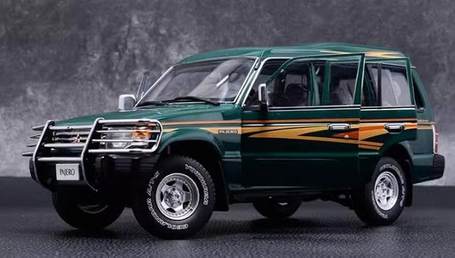 Amazon.co.jp: Sunyork 1/18 三菱 パジェロ Mitsubishi Pajero V3 緑