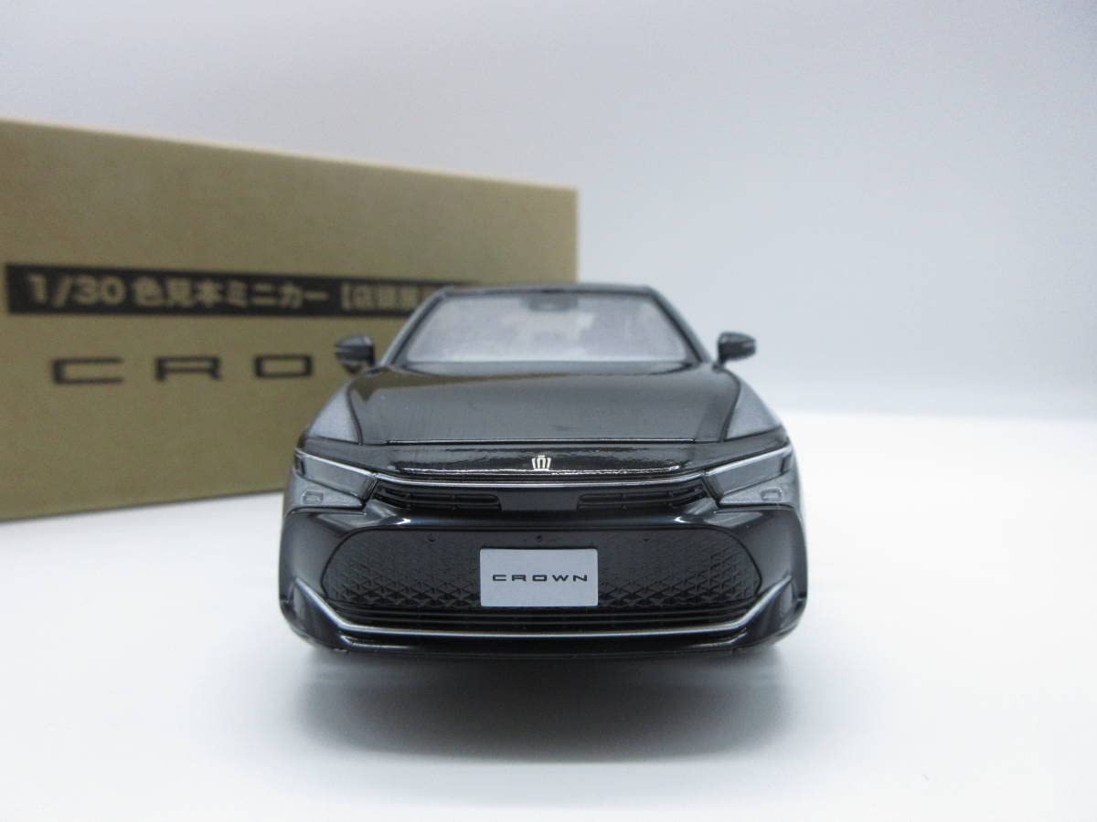 Amazon | 1/30 ミニカー 新型クラウン クラウンクロスオーバー 2022年