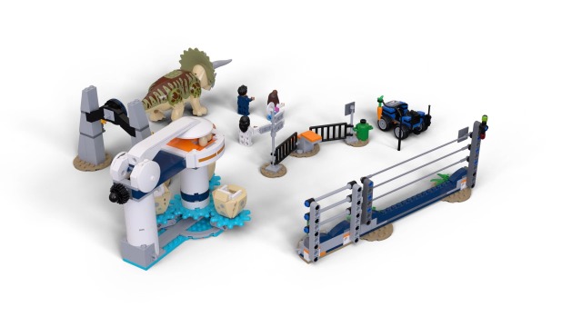Amazon.com: LEGO Jurassic World Triceratops Rampage 75937 (447