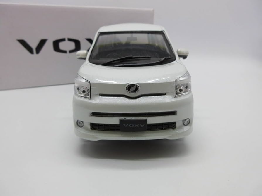 Amazon | 1/24 ミニカー 2代目ヴォクシー VOXY 70系 前期 非売品