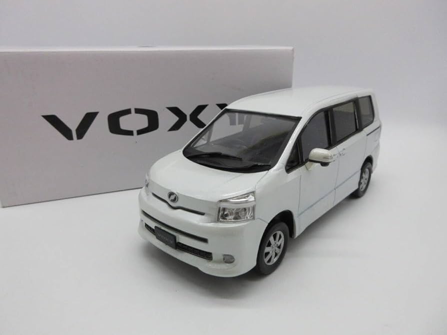 Amazon | 1/24 ミニカー 2代目ヴォクシー VOXY 70系 前期 非売品