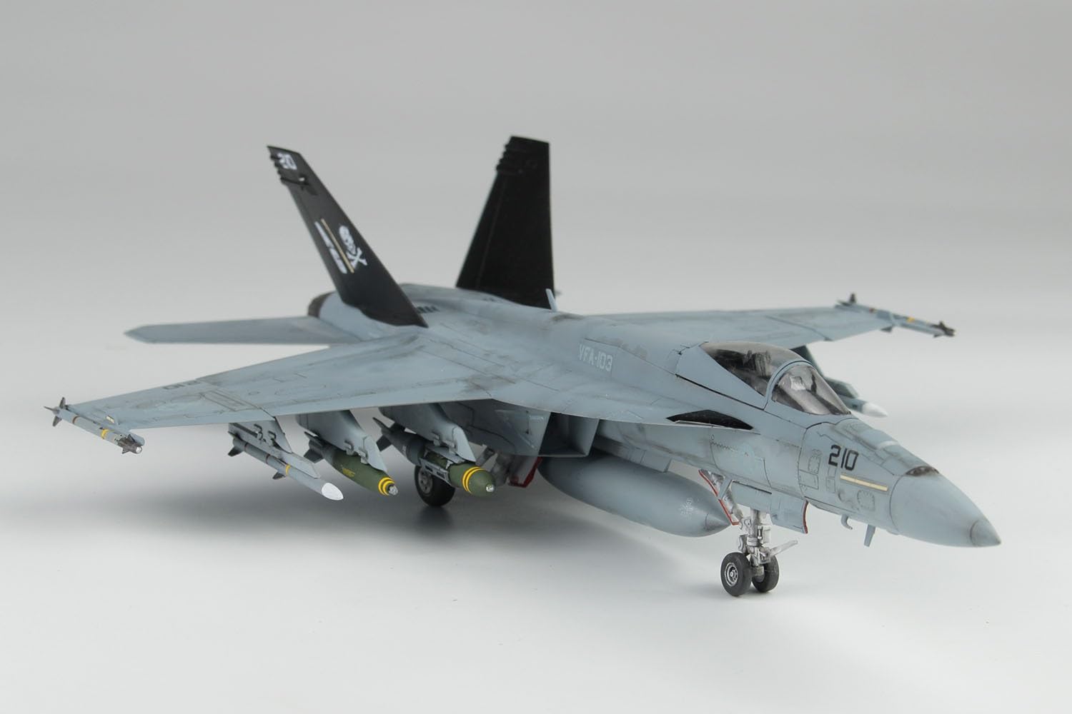 Amazon | プラッツ 1/72 アメリカ 艦上戦闘機 F/A-18E スーパー