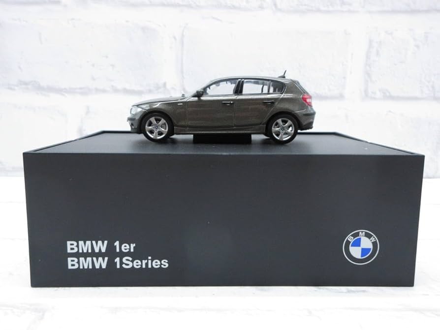Amazon | ミニカー 1/43 BMW 1シリーズ 1er ハッチバック ブロンズ