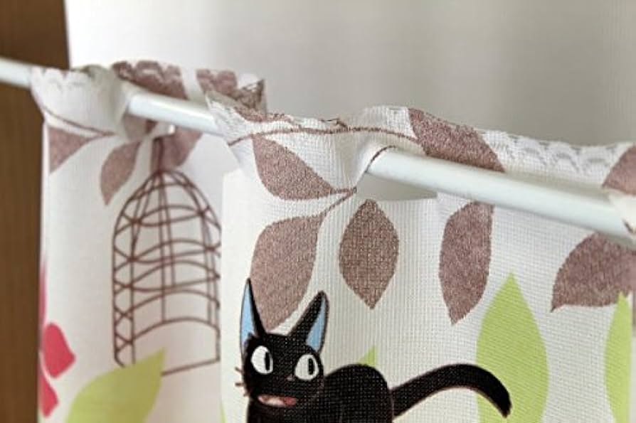 Amazon｜カフェカーテン 魔女の宅急便 ジジ柄 アンフルール 11112naru