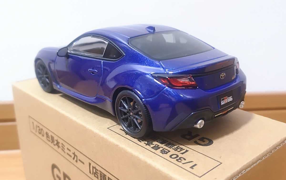 Amazon.co.jp: トヨタ新型GR86 1/30 カラーサンプルミニカー