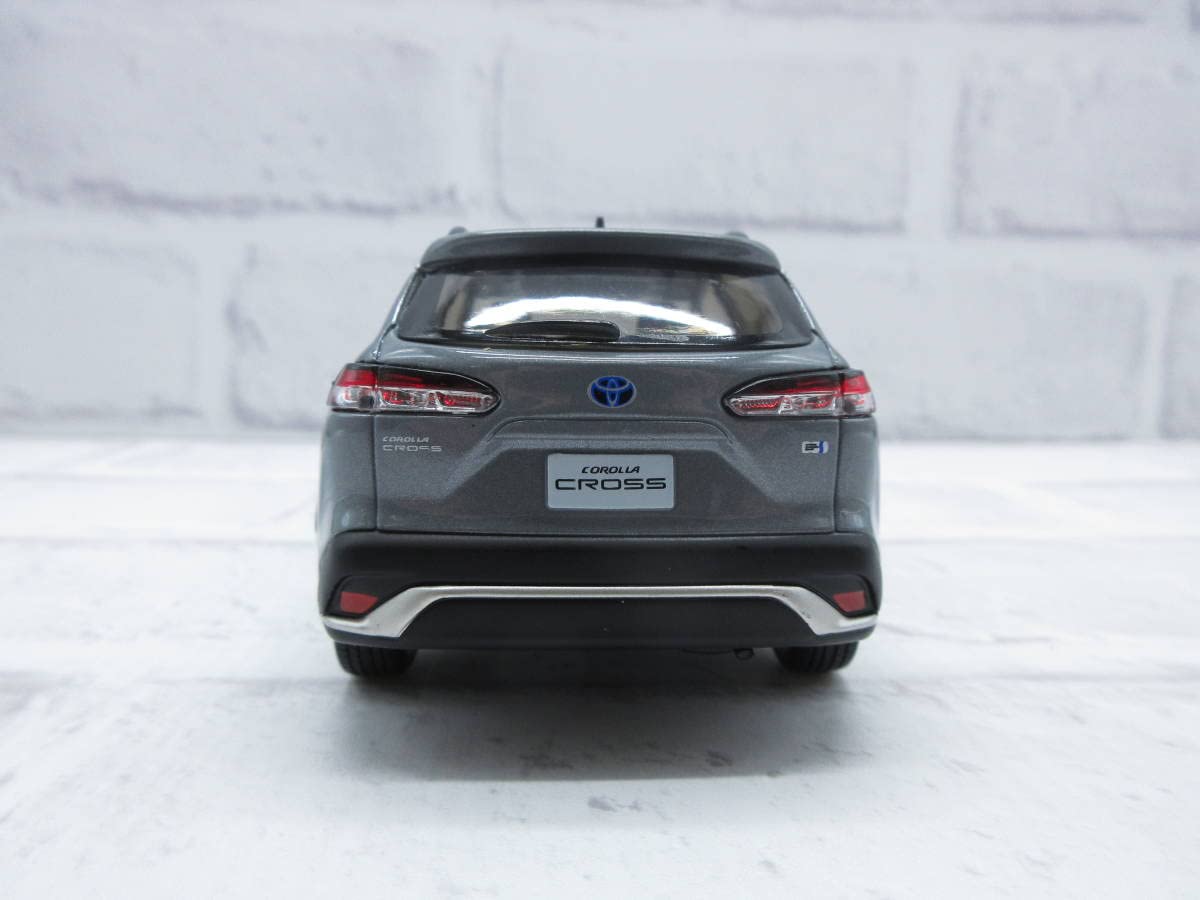 Amazon | 1/30 ミニカー カローラクロス セメントグレーメタリック