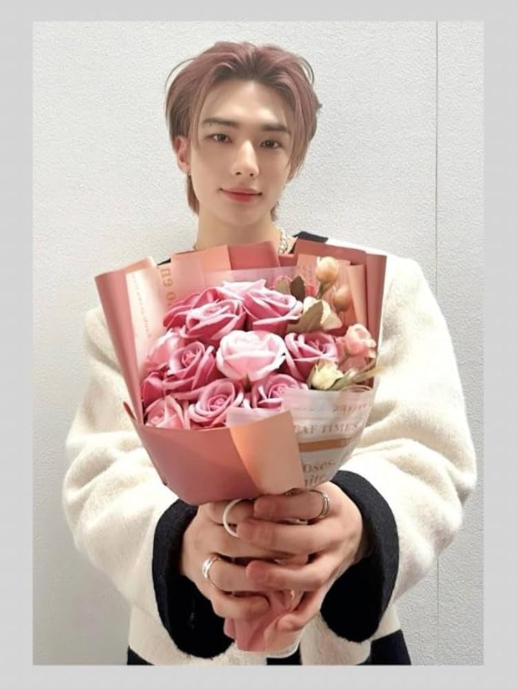 Amazon.co.jp: SK1981ヒョンジン／Stray Kids 写真L版 : おもちゃ