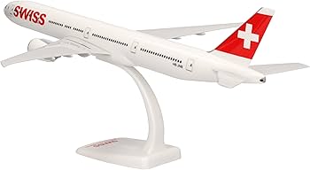 Amazon.com: Herpa Snap-fit Avión Modelo Boeing 777-300ER Swiss en