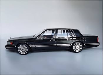 Amazon.co.jp: ミニカー スケールモデルカー 1/18リンカーンタウンカー