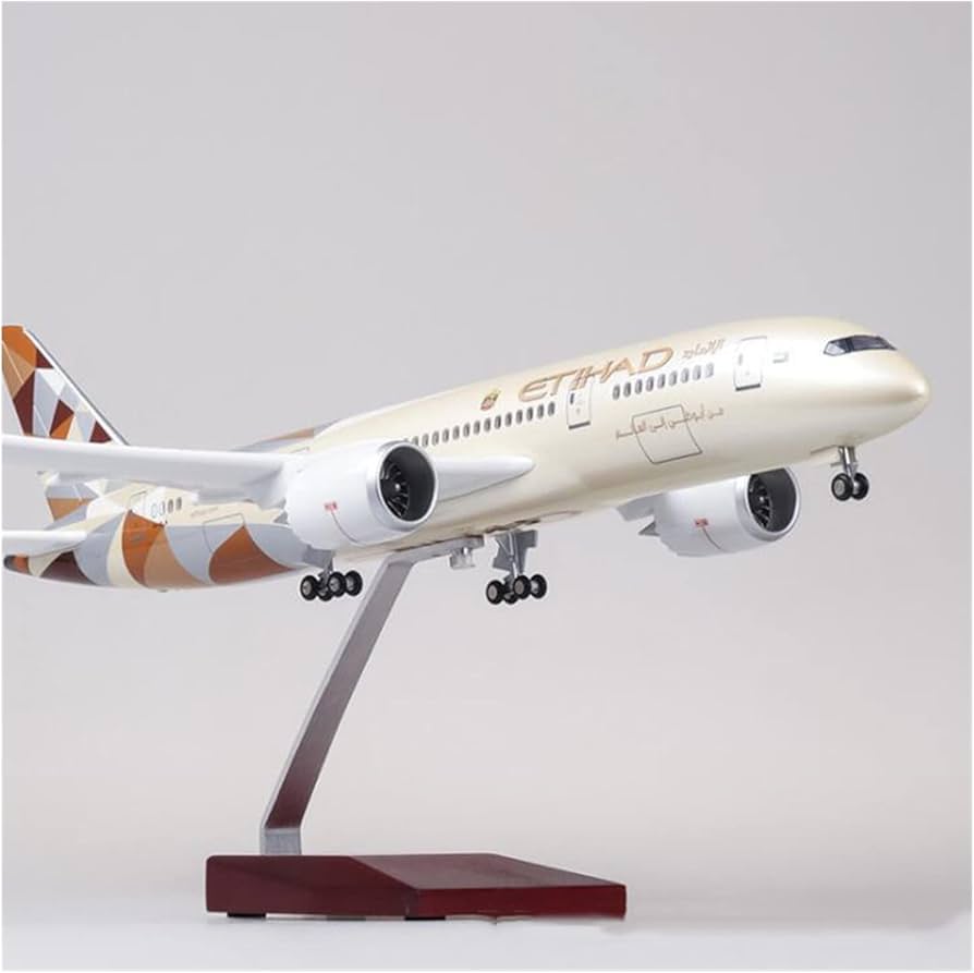 Amazon | 飛行機 模型 完成品 1 130 スケールフィットボーイング B787