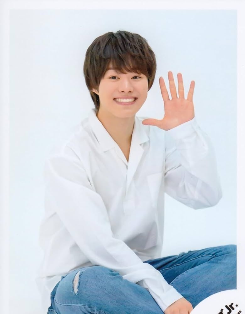 Amazon.co.jp: なにわ男子 公式 生 写真（大橋和也）J00180 : ホーム