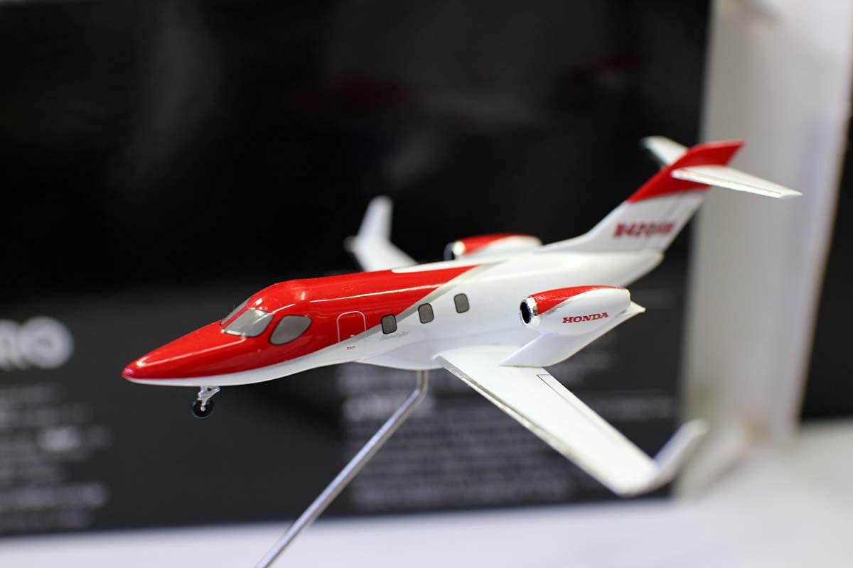 Amazon.co.jp: FloZ Ebbro Hondajetプライベートビジネスジェット