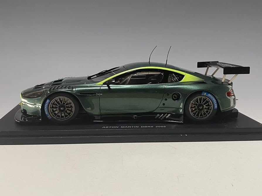 Amazon.co.jp: Aston Martin DBR9 2005 1/24 Spark スパーク アストン
