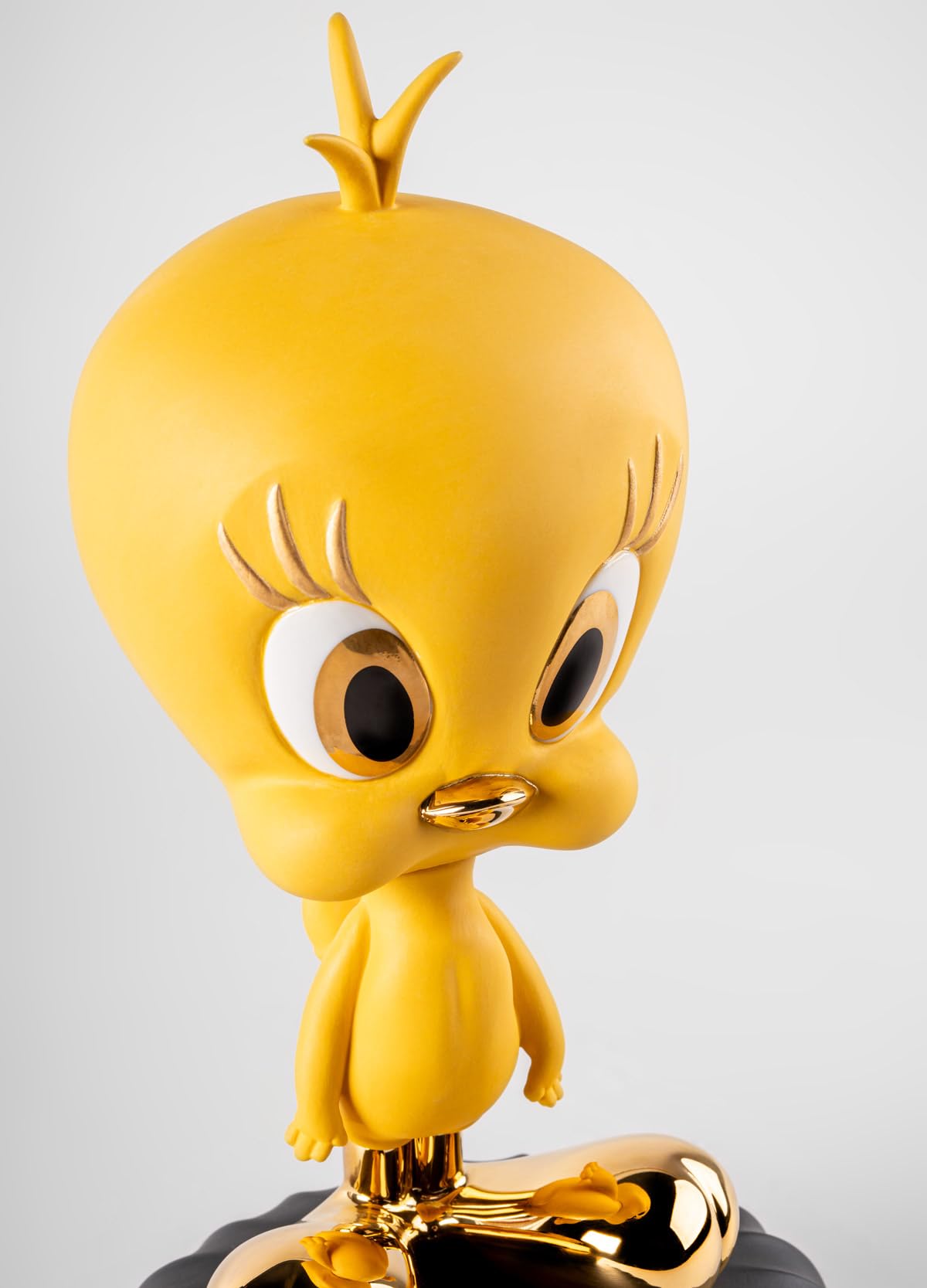 Amazon.com: LLADRÓ Porcelain Figure Tweet in Yellow with Matte