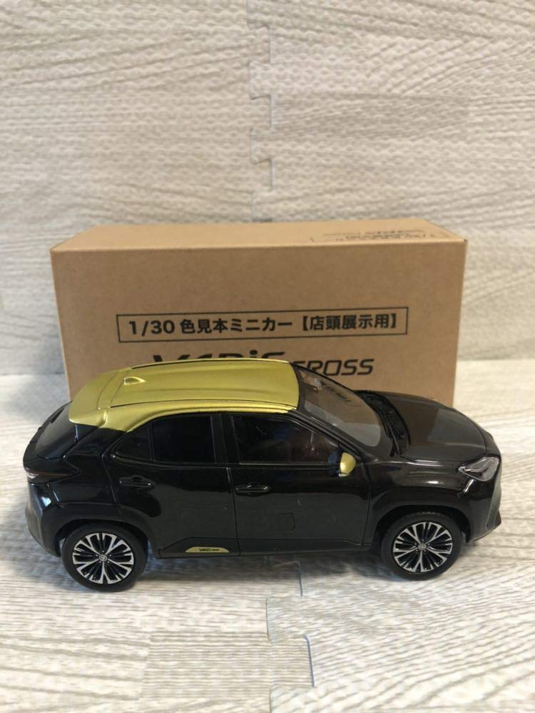 Amazon | 1/30 トヨタ 新型ヤリスクロス YARIS CROSS ハイブリッド