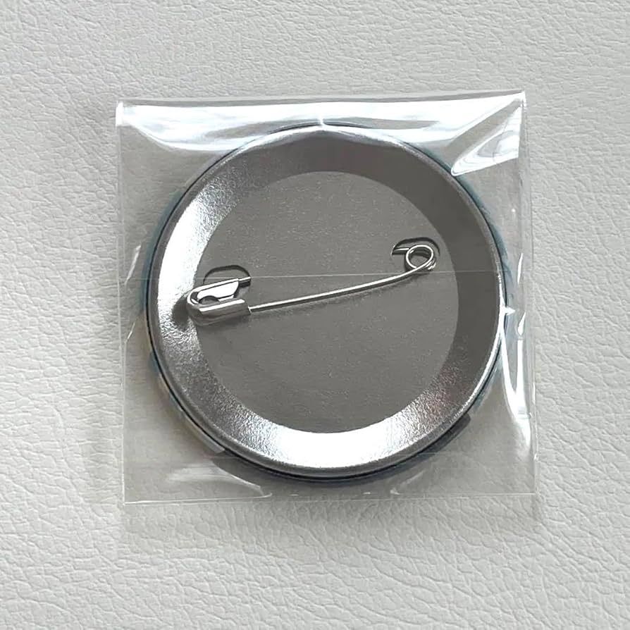 Amazon.co.jp: ハイキュー 木葉秋紀 缶バッジ day off : おもちゃ