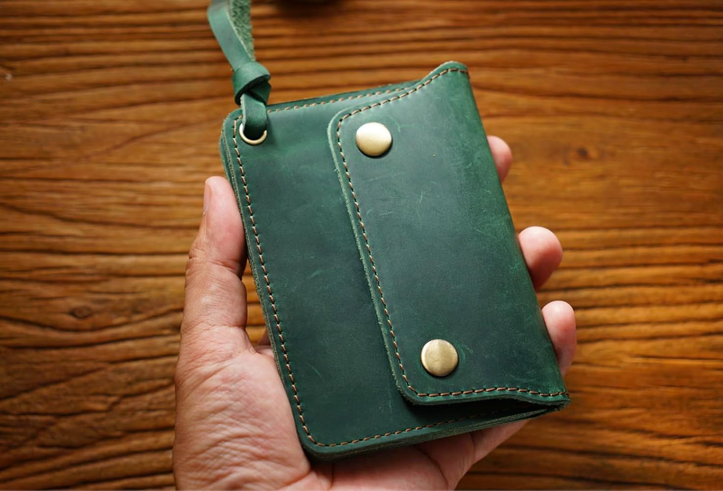 Amazon | 牛革 ミドルトラッカー レザー ウォレット (グリーン) | 財布