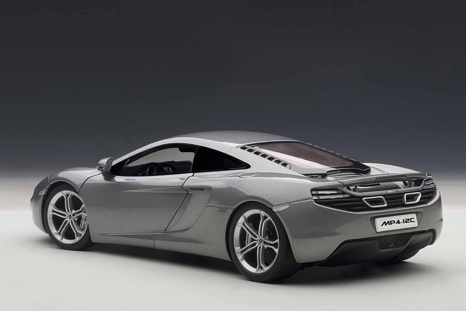 Amazon | AUTOart 1/18 マクラーレン MP4-12C (シルバー) 完成品