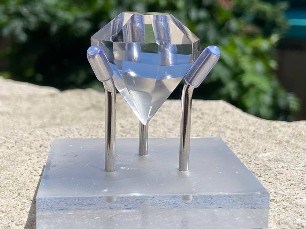 Amazon.co.jp: 強力浄化ヒマラヤ水晶ダイヤモンドカット R64 台座付き