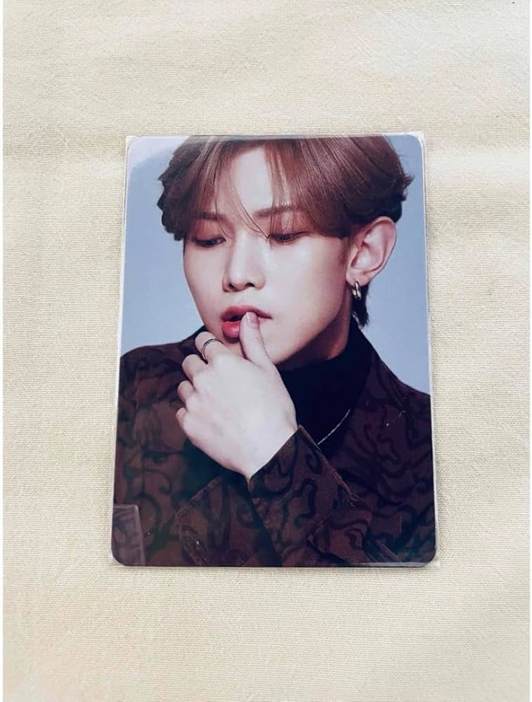 Amazon.co.jp: ATEEZ ヨサン トレカ kbang 雑誌 Yeosang ② : おもちゃ