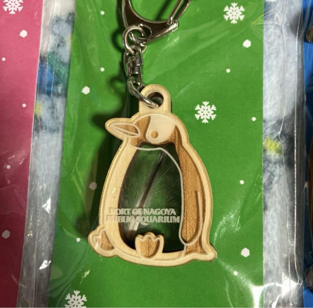 Amazon.co.jp: 名古屋港水族館限定 ペンギンの羽キーホルダー 3個