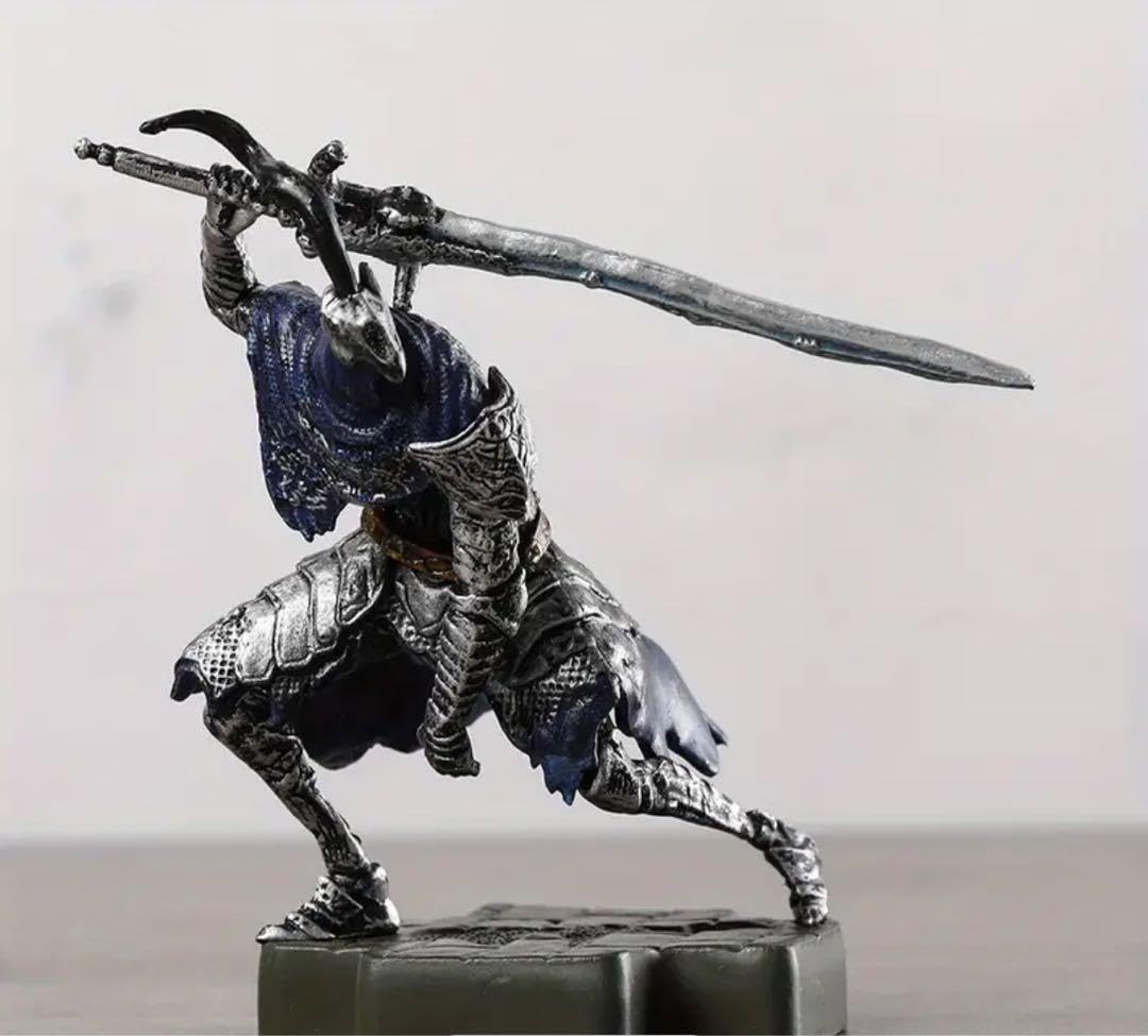 Amazon | 箱 騎士アルトリウス pvcフィギュア ダークソウル