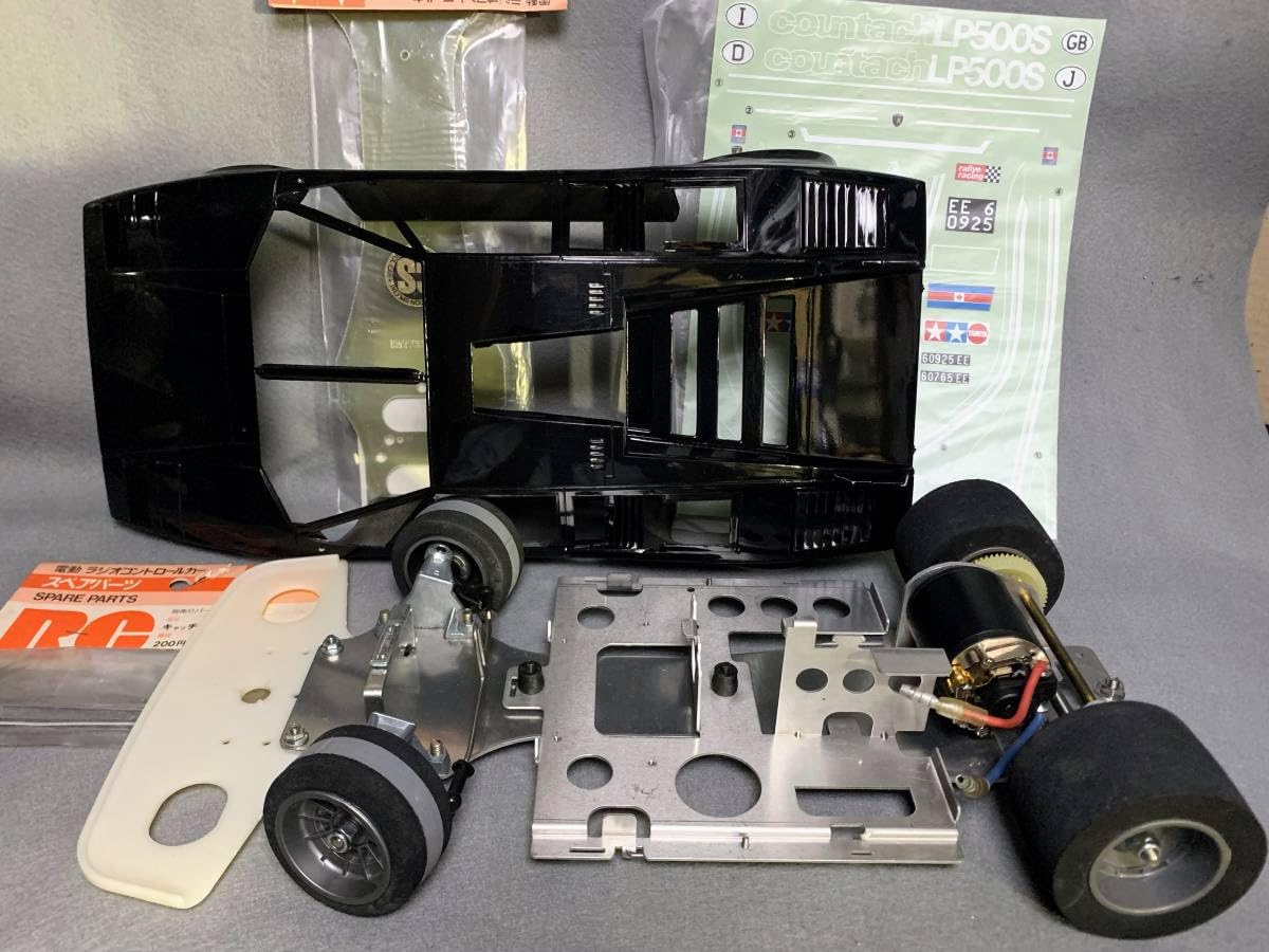 Amazon.co.jp: 当時物 タミヤ 1/12 CSブラックカウンタック シャーシ