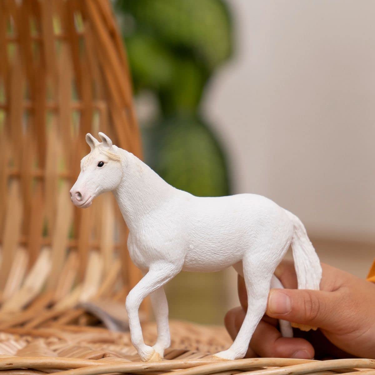 Amazon.com: Schleich Farm World Camarillo Mare Horse Figurine