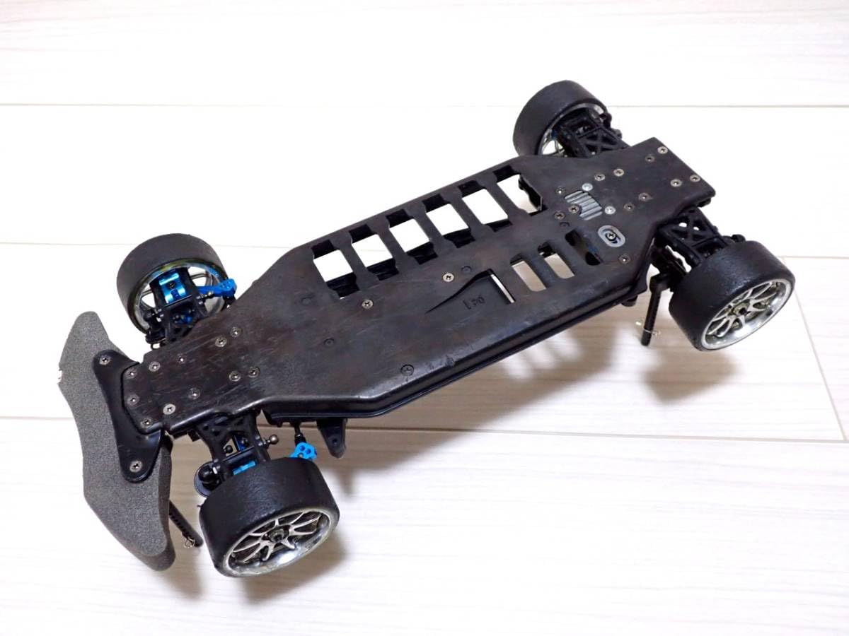 Amazon.co.jp: タミヤ TB03 シャーシ オプションパーツ多数付 ドリフト