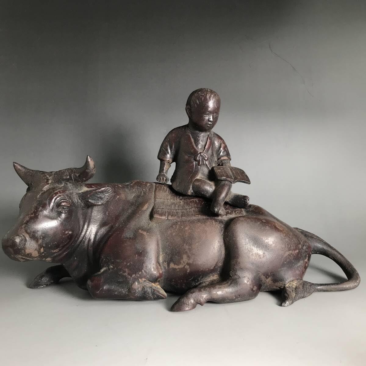 Amazon.co.jp: UNY1576金工師高田晃一作古鉄製牧童牛置物重量3390g牛と