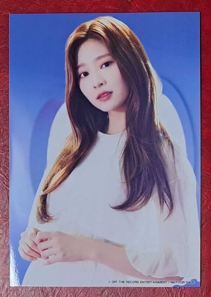 Amazon.co.jp: IZ*ONE キムミンジュ Buenos Aires 生写真 WIZ*ONE盤