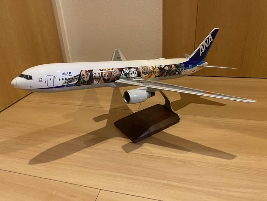 Amazon.co.jp: パックミン 1/100 B767-300ER じえっと 全日空 ANA公式