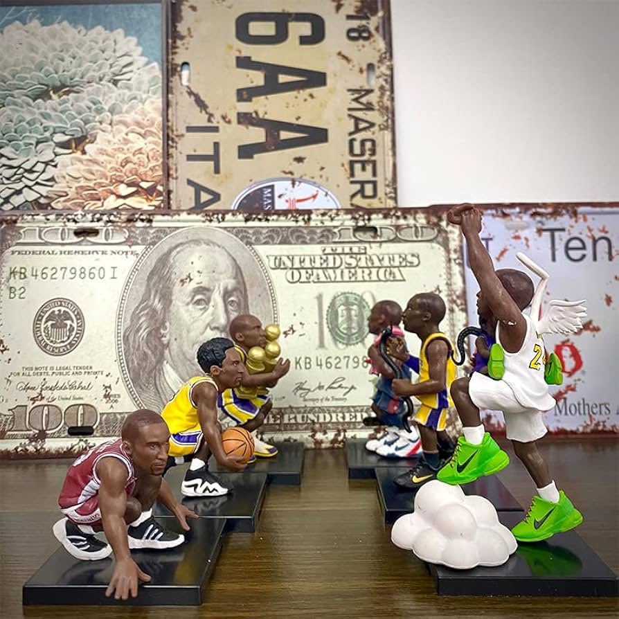 Amazon.co.jp: コービー・ブライアント 置物 バスケットボール