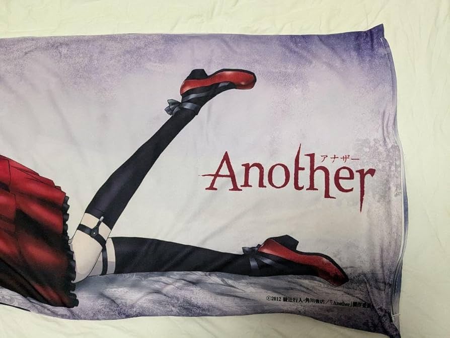 Amazon | Another 全巻購入特典 見崎鳴 抱き枕カバー | アイドル