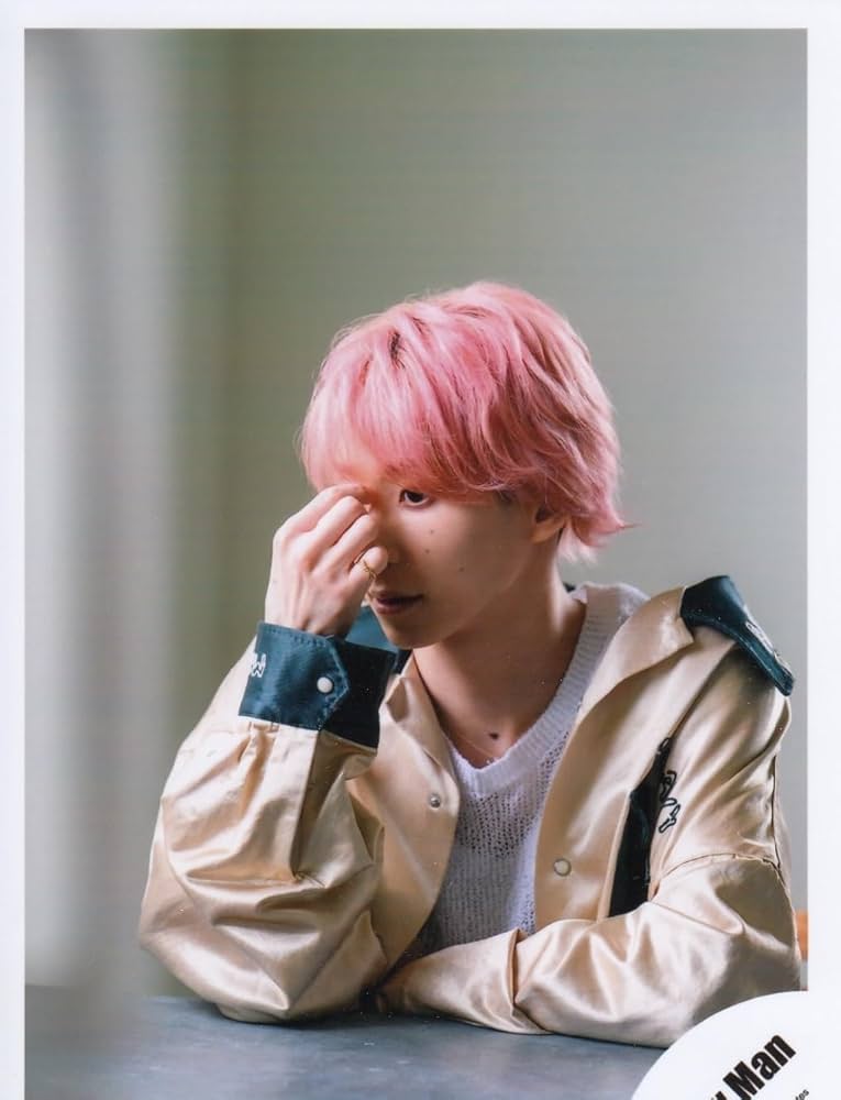 Amazon.co.jp: Snow Man 公式 生 写真（佐久間大介）SM01855 : おもちゃ