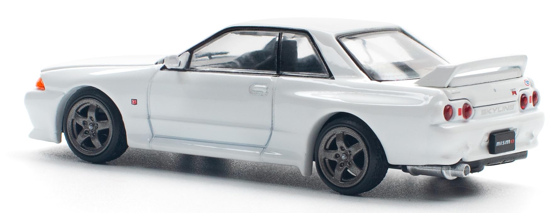 Amazon | POP RACE 1/64 ニッサン GT-R R32 - CRYSTAL WHITE 完成品