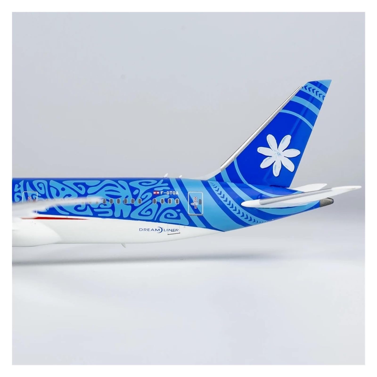 Amazon.co.jp: スケール航空機 1:400 エアタヒチヌイボーイング B787-9