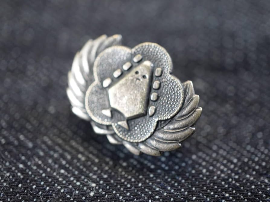 Amazon.co.jp: 戦前 牛高等女学校 校章バッジ 豊島岡女子学園の前身